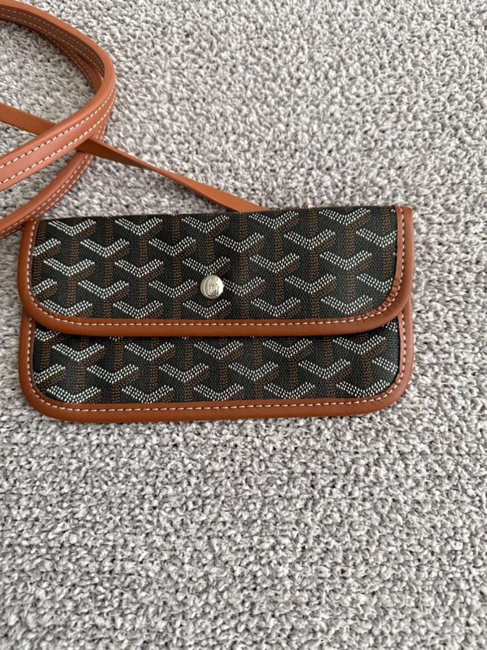 Imitation Designer Tote - Picture 6 of 9